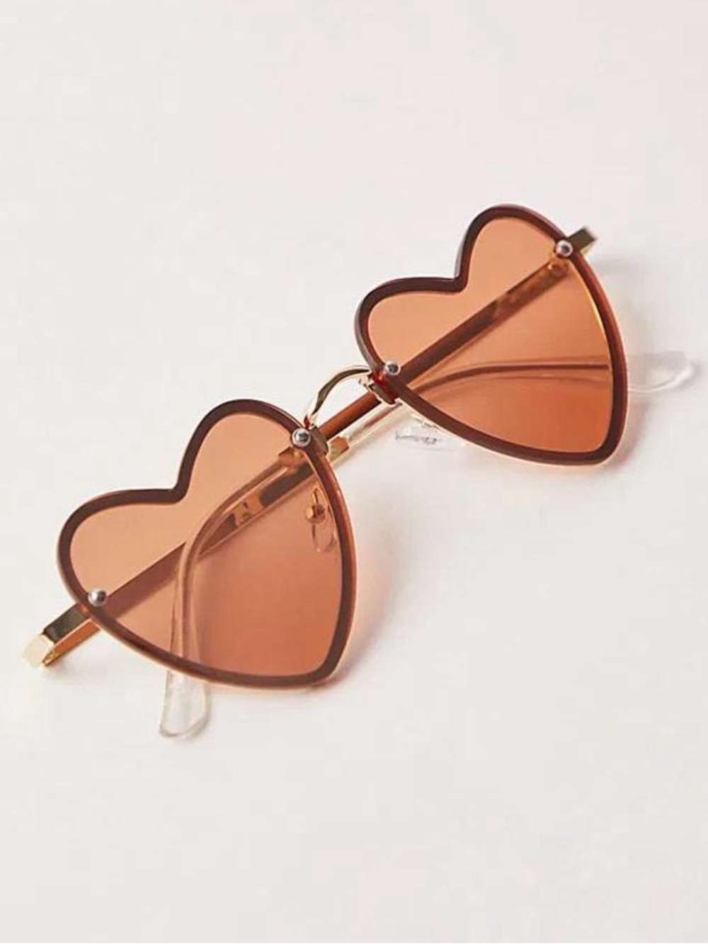 Free People Heart Eyes Sunglasses – Rose Gold